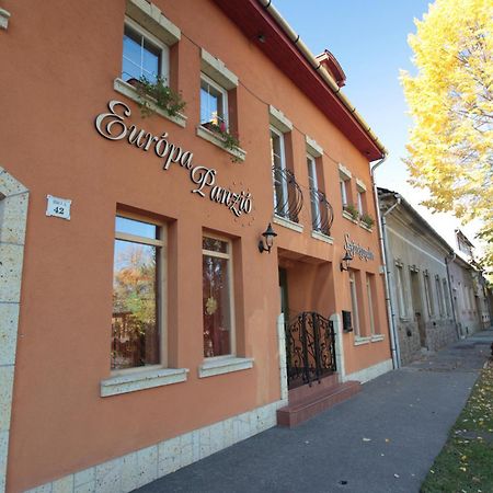 Europa Panzio Bed & Breakfast เอ็กเกอร์ ภายนอก รูปภาพ