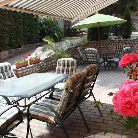 Europa Panzio Bed & Breakfast เอ็กเกอร์ ภายนอก รูปภาพ