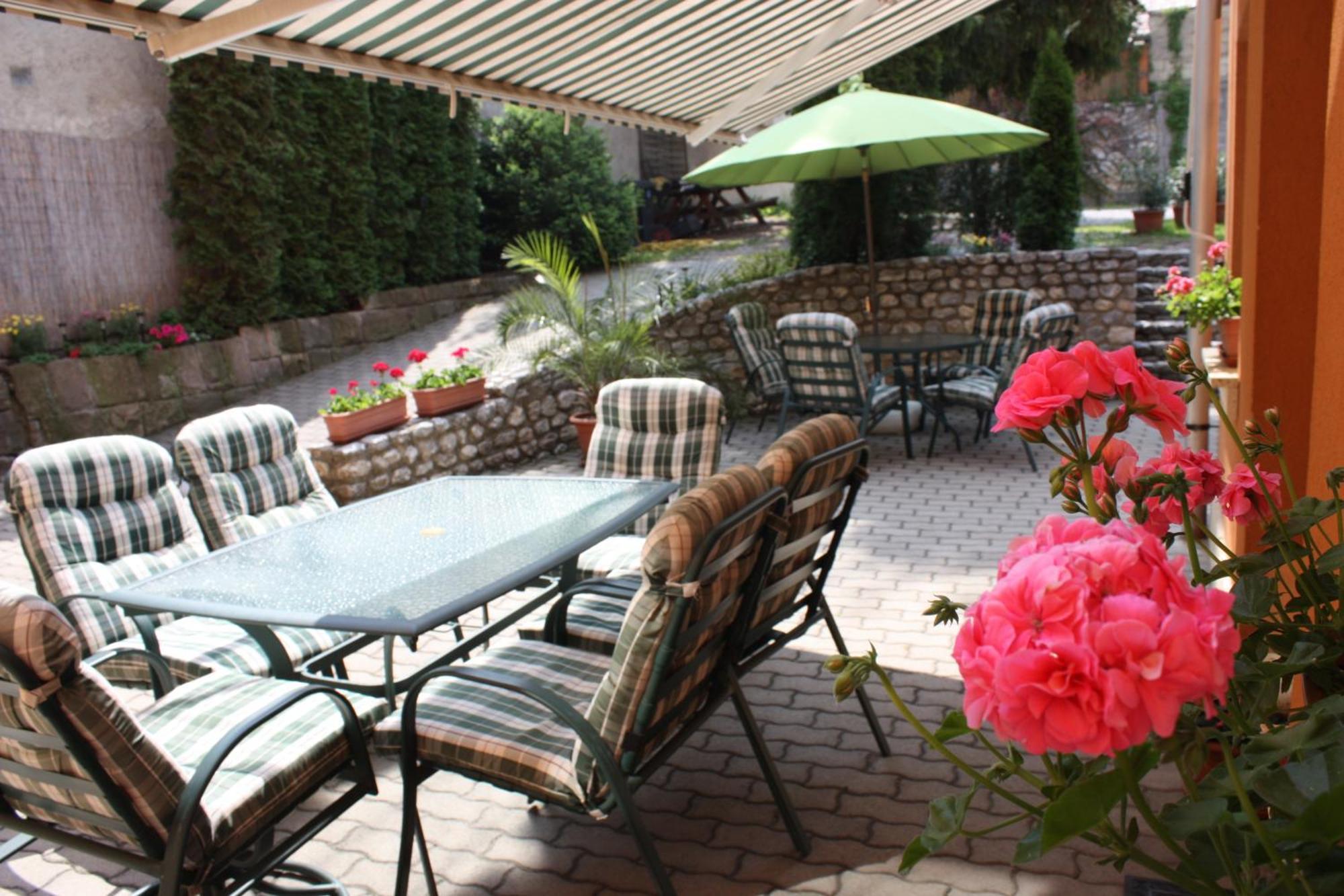 Europa Panzio Bed & Breakfast เอ็กเกอร์ ภายนอก รูปภาพ